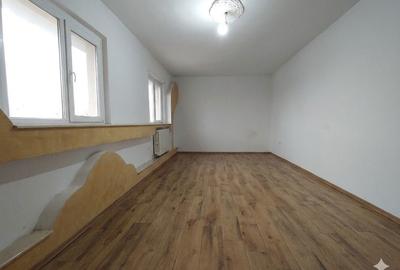 Casă cu 3 camere în Colentina - 3