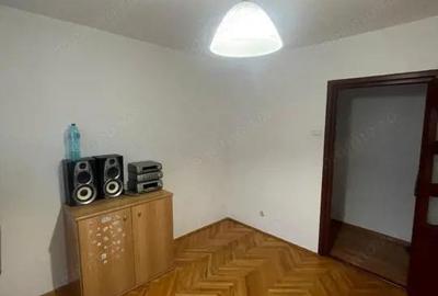 Apartament cu 4 camere decomandat în Central - 12