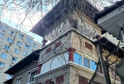 Casă cu 10 camere cu Teren 505 Mp în Rahova