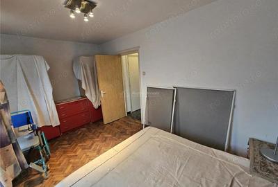 Apartament cu 2 camere semidecomandat în Micro I - 5