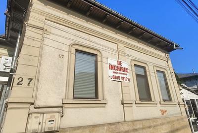 Casă cu 7 camere cu Teren 1227 Mp în Negru Vodă - 2