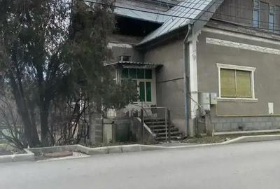 Casă cu 2 camere cu Teren 1530 Mp în Central - 5