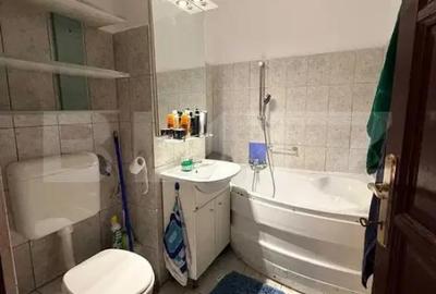 Apartament cu 4 camere decomandat în Soarelui - 2