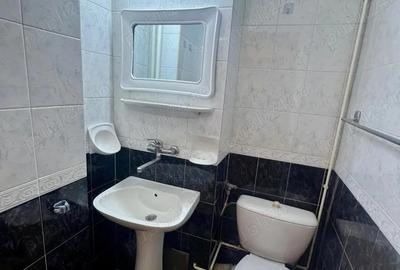 Apartament cu 3 camere în 7 Noiembrie - 8