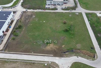 Teren de 899 mp, în Giroc