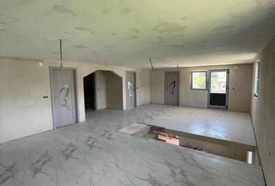 Casă cu Teren 800 Mp în Coada Malului - 2