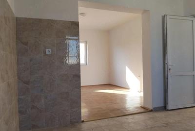 Casă cu 3 camere cu Teren 1000 Mp în Central - 4