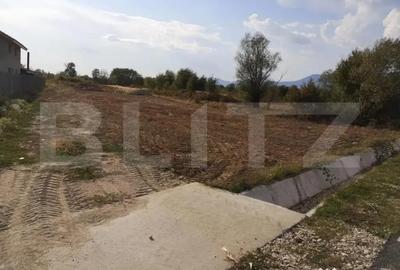 Teren de 2670 mp, în Debarcader - 1