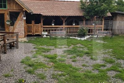 Casă cu 8 camere cu Teren 1200 Mp în Central - 8