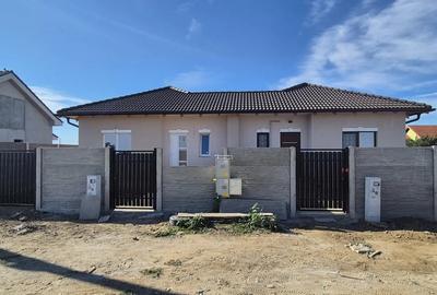 Casa Albina com Mosnita Noua - 2