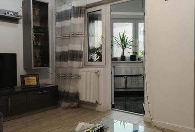 Ap. 2 cam,decomandat,et. 1/4,renovat modern,centrala proprie,an constr.1978. - 5