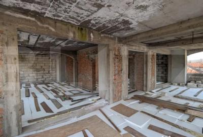 Casă cu 7 camere cu Teren 1656 Mp în Central - 3