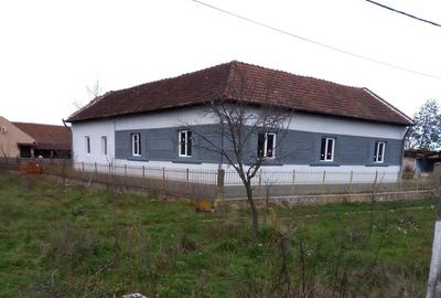 Vand Casa renovata in Taut - 1