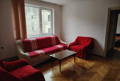 Pia?a 700 - apartament 3 camere - 4