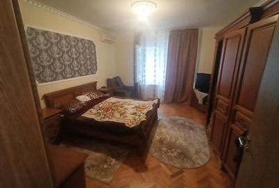 Casă cu 6 camere în Șagului