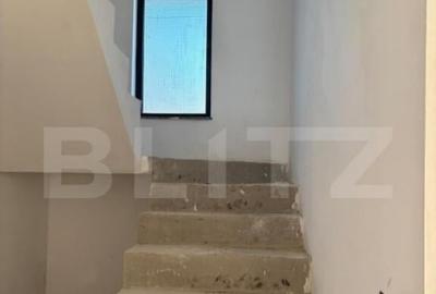 Casă cu 7 camere cu Teren 900 Mp în Central