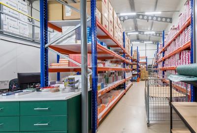 Hale depozitare/productie + Cladire de birouri | Teren 4213 m.p. | Tunari - 47