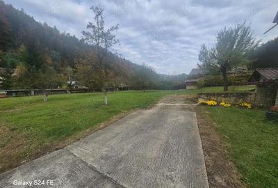 Casă cu 6 camere cu Teren 3500 Mp în Central - 1
