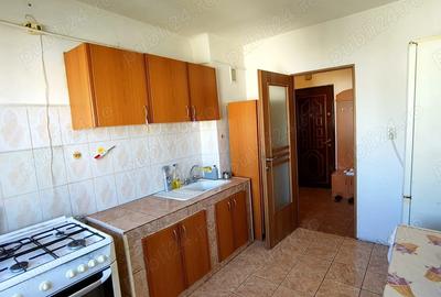 Se ofera spre vanzare zona vest 9 mai - 3