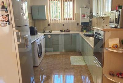 Oportunitate Unica  Vila de Vis in Zona Centrala si doua spatii comerciale - 11