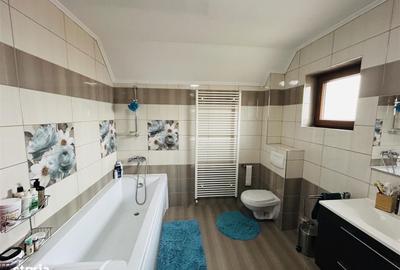 Casă cu 5 camere cu Teren 513 Mp în Șura Mică