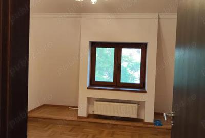 Casă cu 6 camere cu Teren 230 Mp în Titulescu - 18