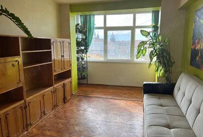 Apartament cu 2 camere semidecomandat în Central
