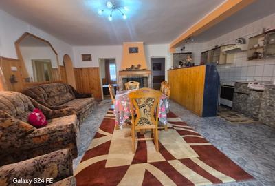 Casă cu 6 camere cu Canalizare în Dobreni - 5