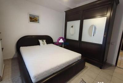 Apartament cu 3 camere decomandat în Costin Georgian