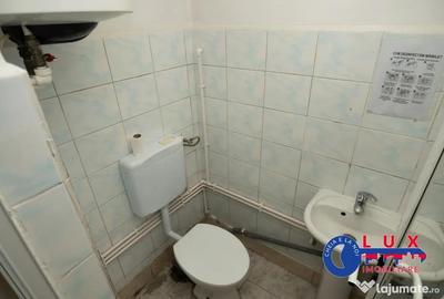 Spațiu comercial, de 80 mp, în Central - 3
