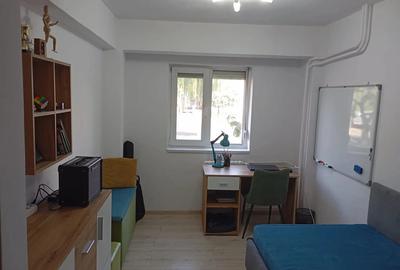 Apartament cu 4 camere semidecomandat în Iosia