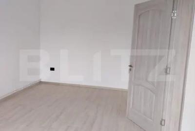 Casă cu 7 camere cu Teren 1388 Mp în Central - 7