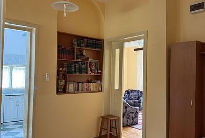 Casă cu 4 camere în Central