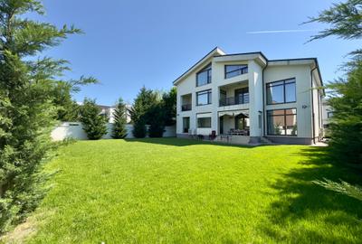 Casă individuală cu 8 camere cu Canalizare în Pipera