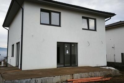 Casă cu 5 camere cu Teren 507 Mp în Corunca - 13