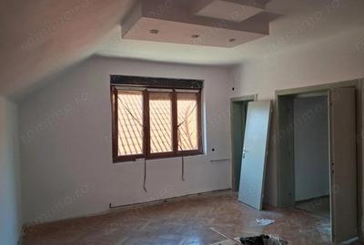 Casa RENOVATA partial 8 cam 6 ari 550mp garaj Ana Ipatescu. - 2