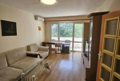 Apartament cu 3 camere in zona Centrala - 1