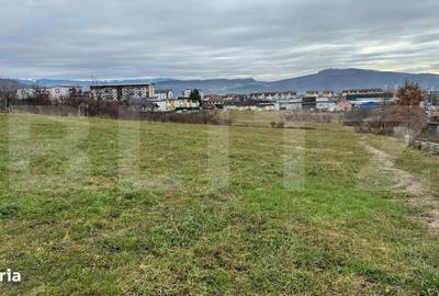 Teren de 4600 mp, în Central - 6