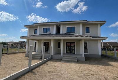 Duplex cu 3 camere cu Canalizare în Moșnița Nouă - 2
