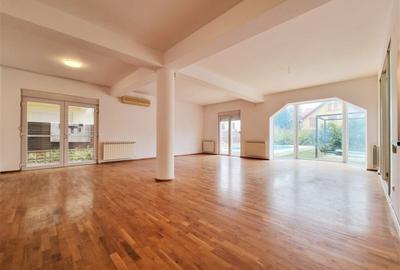 Complex de case Iancu Nicolae | Vanzare vila 7 camere, piscina & gradina proprii - 4
