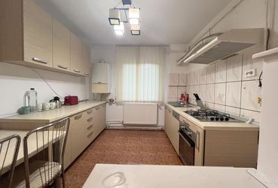 De închiriat apartament modern – Zona Medicină - 1