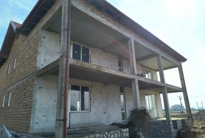 Casă cu 4 camere în Central - 7