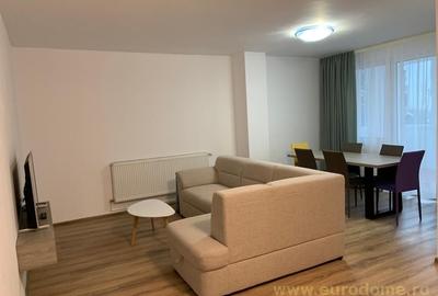 Apartament cu 3 camere decomandat, mobilat în Central