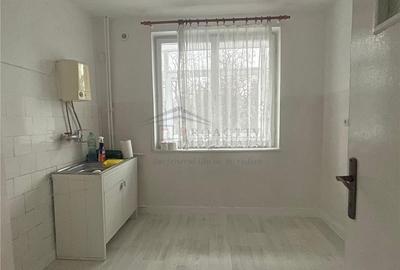 Apartament cu 2 camere semidecomandat în Central - 1