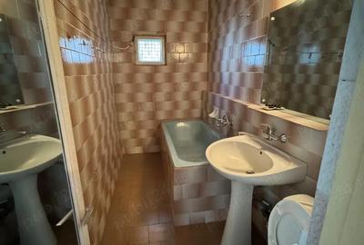 Apartament cu 3 camere decomandat în Micro 20 - 2