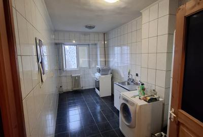 Apartament cu 3 camere decomandat, mobilat în Lujerului - 7
