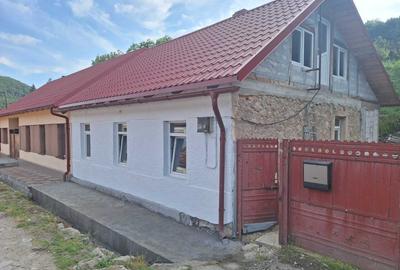 Casă cu 4 camere în Central - 8