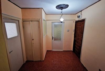 Apartament cu 3 camere decomandat în Farfuria - 13