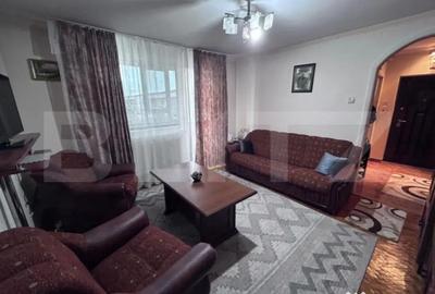 Apartament cu 3 camere semidecomandat în Central - 1