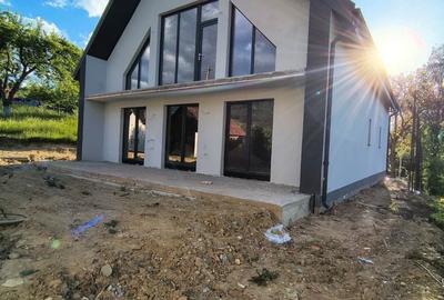 Casă cu 4 camere în Bran - 8
